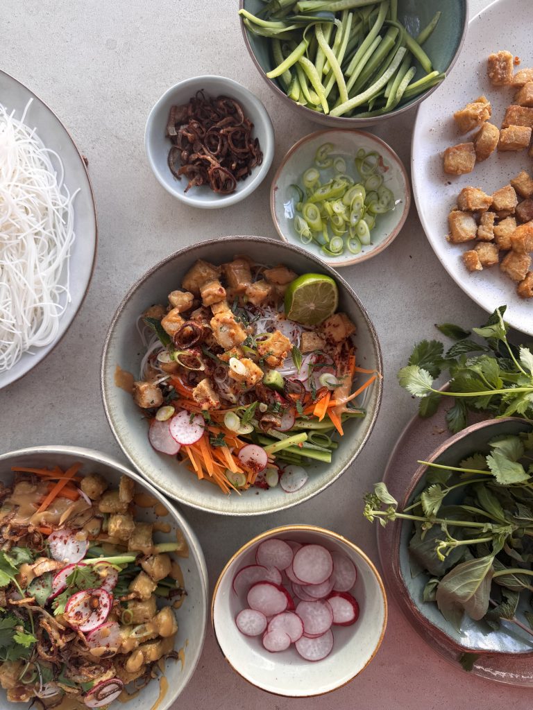 SPICY PEANUT TOFU BOWLS