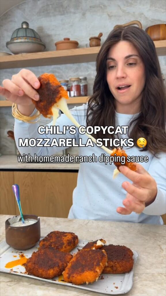 Chili’s copycat hot mozzarella sticks